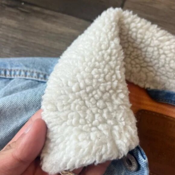 Levi's Men's Western Lined Type I Sherpa Trucker Jacket Light Wash Size Small - Picture 7 of 8